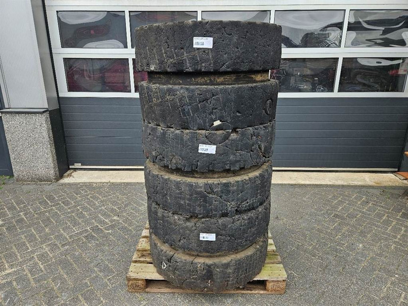 Liebherr 10.00-20 - Tire/Reifen/Band - Шины и диски za Građevinska mašina: slika 1 Liebherr 10.00-20 - Tire/Reifen/Band - Шины и диски za Građevinska mašina: slika 1