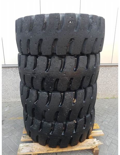 Liebherr L514 Stereo-Goodyear 17.5R25-Tire/Reifen/Band - Guma za Građevinska mašina: slika 2 Liebherr L514 Stereo-Goodyear 17.5R25-Tire/Reifen/Band - Guma za Građevinska mašina: slika 2
