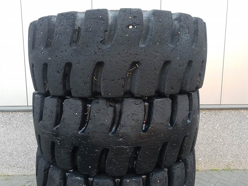 Liebherr L514 Stereo-Goodyear 17.5R25-Tire/Reifen/Band - Guma za Građevinska mašina: slika 3 Liebherr L514 Stereo-Goodyear 17.5R25-Tire/Reifen/Band - Guma za Građevinska mašina: slika 3