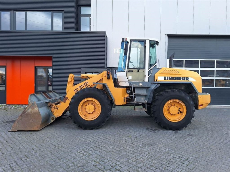 Liebherr L522 - Utovarivač točkaš: slika 1 Liebherr L522 - Utovarivač točkaš: slika 1