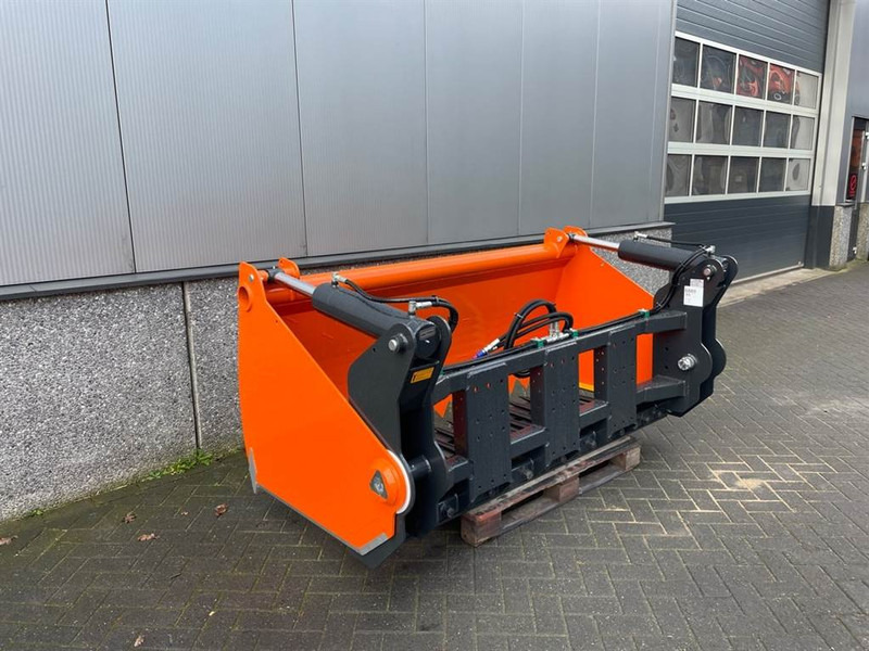 MAMMUT SC220M - Silage cutter/Silageschneider/Kuilhapper - Oprema za silose: slika 4 MAMMUT SC220M - Silage cutter/Silageschneider/Kuilhapper - Oprema za silose: slika 4