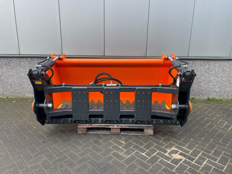 MAMMUT SC220M - Silage cutter/Silageschneider/Kuilhapper - Oprema za silose: slika 3 MAMMUT SC220M - Silage cutter/Silageschneider/Kuilhapper - Oprema za silose: slika 3