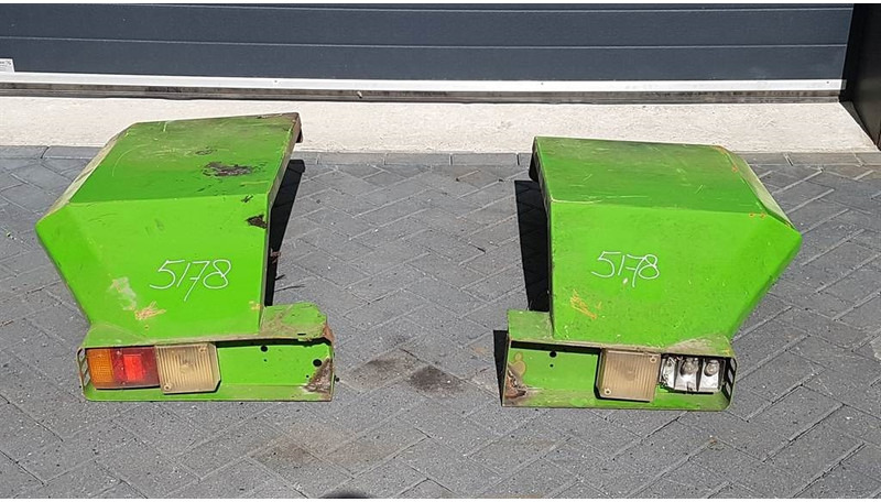 Manitou MT 1237 - Fender/Kotflügel/Spatbord - Blatobran za Građevinska mašina: slika 2 Manitou MT 1237 - Fender/Kotflügel/Spatbord - Blatobran za Građevinska mašina: slika 2