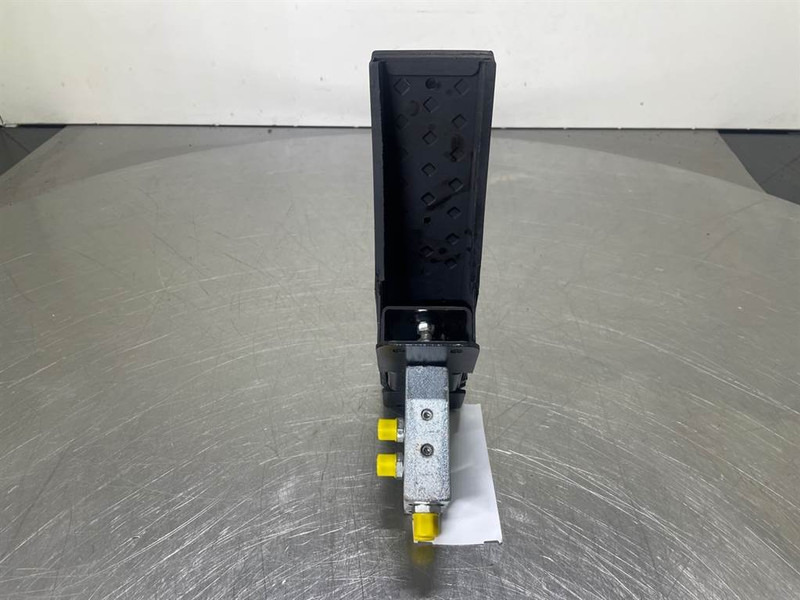Mecalac 12MTX-5270642-Control pedal boom - Hidraulika za Građevinska mašina: slika 4 Mecalac 12MTX-5270642-Control pedal boom - Hidraulika za Građevinska mašina: slika 4
