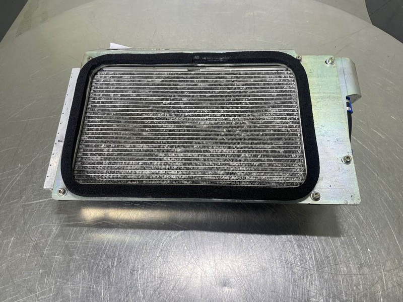 Mecalac 12MTX-5370437-Airco condenser/Klimakondensator - Ram/ Šasija za Građevinska mašina: slika 2 Mecalac 12MTX-5370437-Airco condenser/Klimakondensator - Ram/ Šasija za Građevinska mašina: slika 2