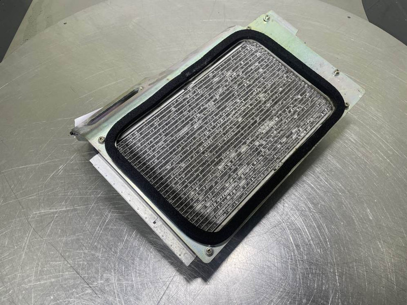 Mecalac 12MTX-5370437-Airco condenser/Klimakondensator - Ram/ Šasija za Građevinska mašina: slika 3 Mecalac 12MTX-5370437-Airco condenser/Klimakondensator - Ram/ Šasija za Građevinska mašina: slika 3