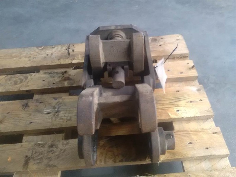 NADO Excomat NE 565 - Bobcat - Quick coupler - Brza spojnica: slika 2 NADO Excomat NE 565 - Bobcat - Quick coupler - Brza spojnica: slika 2