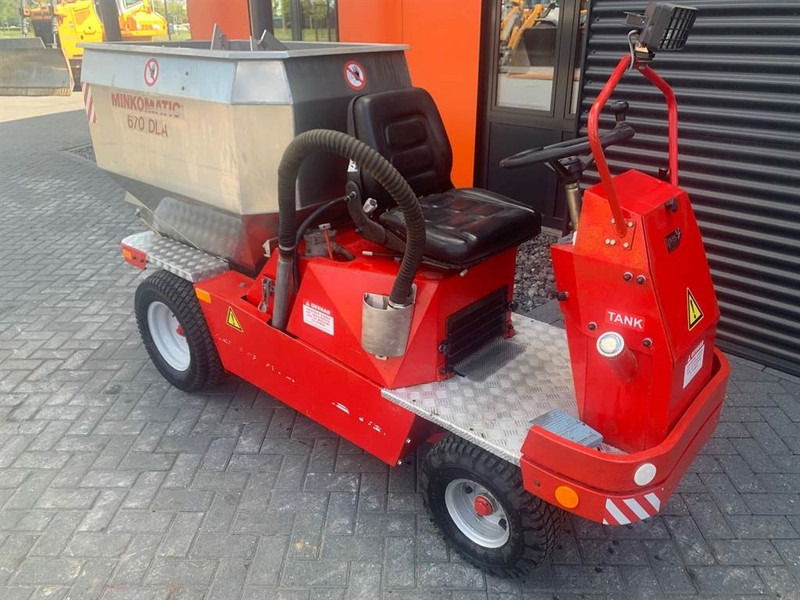 NORCAR MINKOMATIC 670 DLA - Oprema za stoku: slika 1 NORCAR MINKOMATIC 670 DLA - Oprema za stoku: slika 1