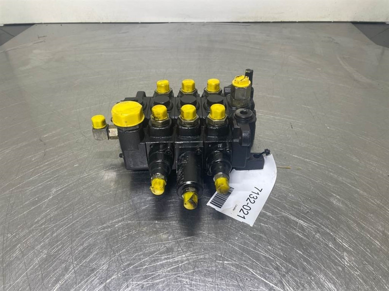 Schaeff SKL834-5520661860-Parker-Valve/Ventile/Ventiel - Hidraulika za Građevinska mašina: slika 1 Schaeff SKL834-5520661860-Parker-Valve/Ventile/Ventiel - Hidraulika za Građevinska mašina: slika 1