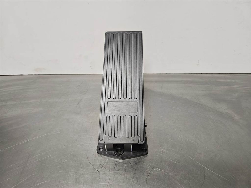 Terex TL260-5350260006-Gas pedal/Fusspedal/Gaspedaal - Električni sistem za Građevinska mašina: slika 2 Terex TL260-5350260006-Gas pedal/Fusspedal/Gaspedaal - Električni sistem za Građevinska mašina: slika 2