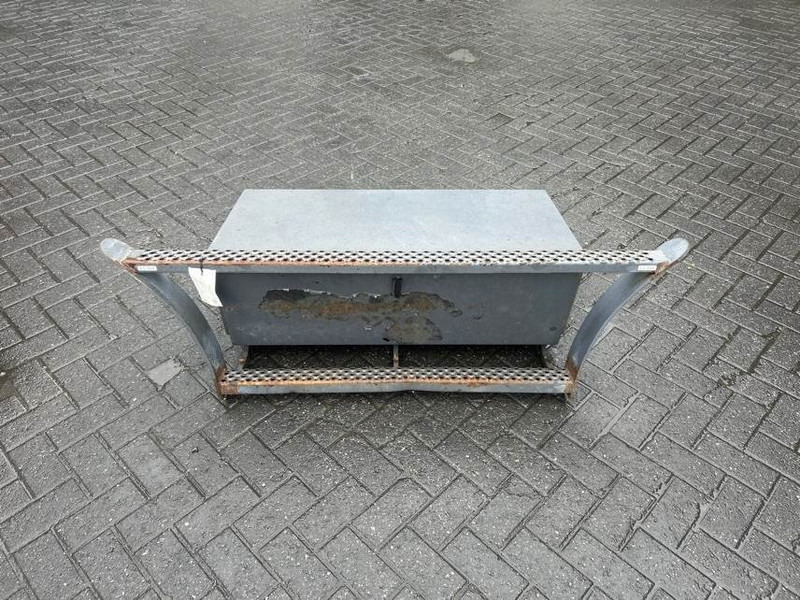 Terex TW150-6105515/6105516-Stair panel/Trittstufen - Ram/ Šasija za Građevinska mašina: slika 2 Terex TW150-6105515/6105516-Stair panel/Trittstufen - Ram/ Šasija za Građevinska mašina: slika 2