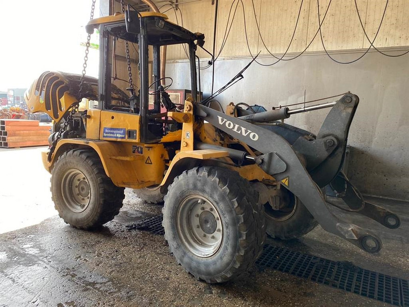 Volvo L 30 B-Z / SX (For parts) - Utovarivač točkaš: slika 2 Volvo L 30 B-Z / SX (For parts) - Utovarivač točkaš: slika 2