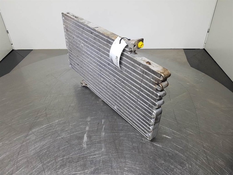 Volvo L50F-Modine 5053410-Airco condenser/Airco koeler - Ram/ Šasija za Građevinska mašina: slika 2 Volvo L50F-Modine 5053410-Airco condenser/Airco koeler - Ram/ Šasija za Građevinska mašina: slika 2