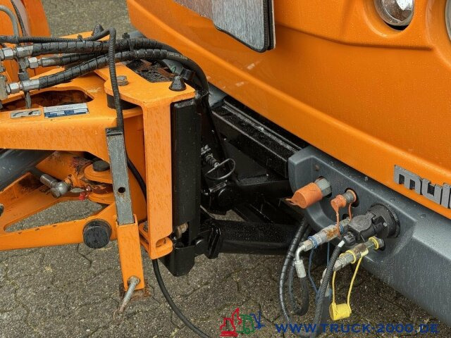 Multicar M30 6x4 3 Achsen Winterdienst Schild +Streuer - Dostavno vozilo: slika 2 Multicar M30 6x4 3 Achsen Winterdienst Schild +Streuer - Dostavno vozilo: slika 2