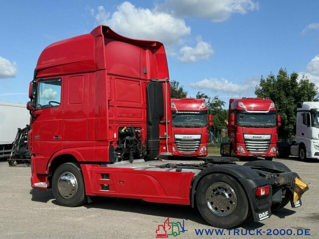 DAF XF 460 FT Super Space Cab 2 Betten + Kühlschrank - Tegljač: slika 2 DAF XF 460 FT Super Space Cab 2 Betten + Kühlschrank - Tegljač: slika 2