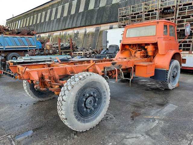 Bedford MJP2 4X4 - Kamion sa golom šasijom i zatvorenom kabinom: slika 3 Bedford MJP2 4X4 - Kamion sa golom šasijom i zatvorenom kabinom: slika 3