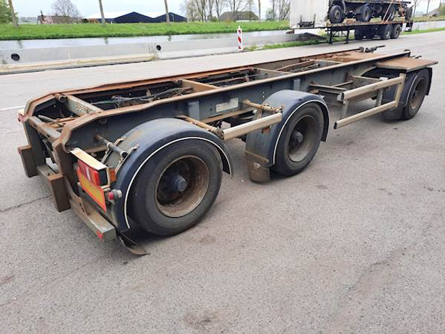 Floor FLA-3-101 - Poluprikolica za prevoz kontejnera/ Poluprikolica sa promenjivim sandukom: slika 3 Floor FLA-3-101 - Poluprikolica za prevoz kontejnera/ Poluprikolica sa promenjivim sandukom: slika 3