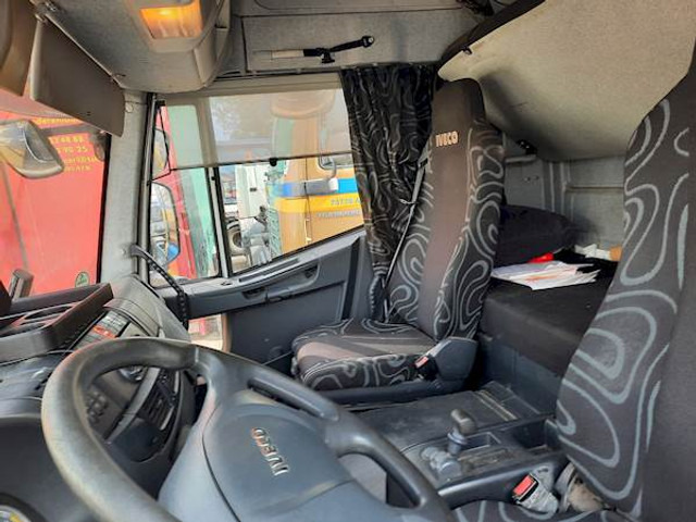 Iveco 120E25 EUROCARGO - Kamion sa zatvorenim sandukom: slika 4 Iveco 120E25 EUROCARGO - Kamion sa zatvorenim sandukom: slika 4
