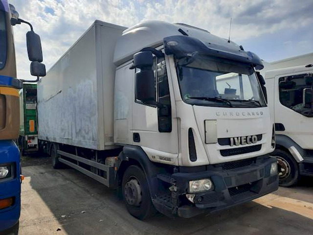 Iveco 120E25 EUROCARGO - Kamion sa zatvorenim sandukom: slika 2 Iveco 120E25 EUROCARGO - Kamion sa zatvorenim sandukom: slika 2
