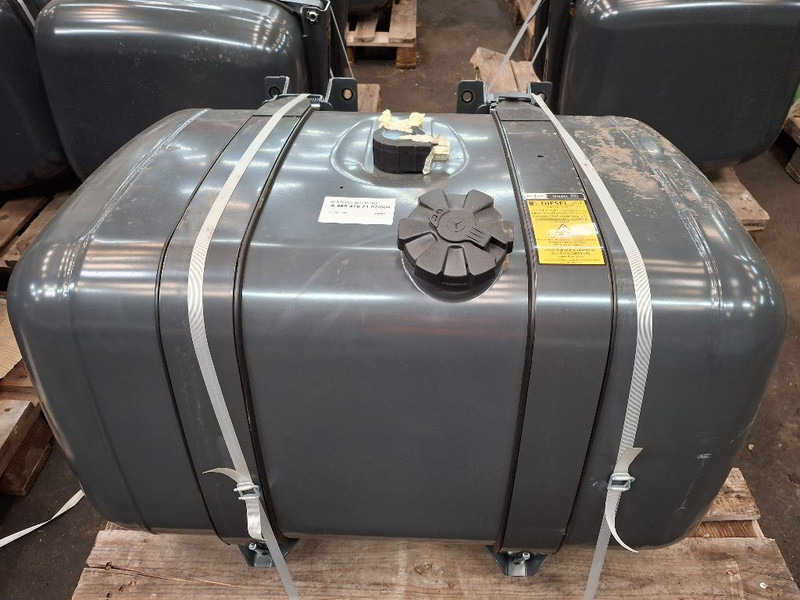 Mercedes-Benz 290L - Rezervoar za gorivo: slika 1 Mercedes-Benz 290L - Rezervoar za gorivo: slika 1