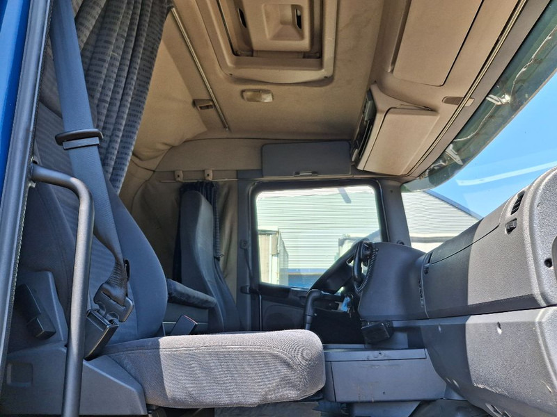 Scania R420 - Kamion sa zatvorenim sandukom: slika 2 Scania R420 - Kamion sa zatvorenim sandukom: slika 2