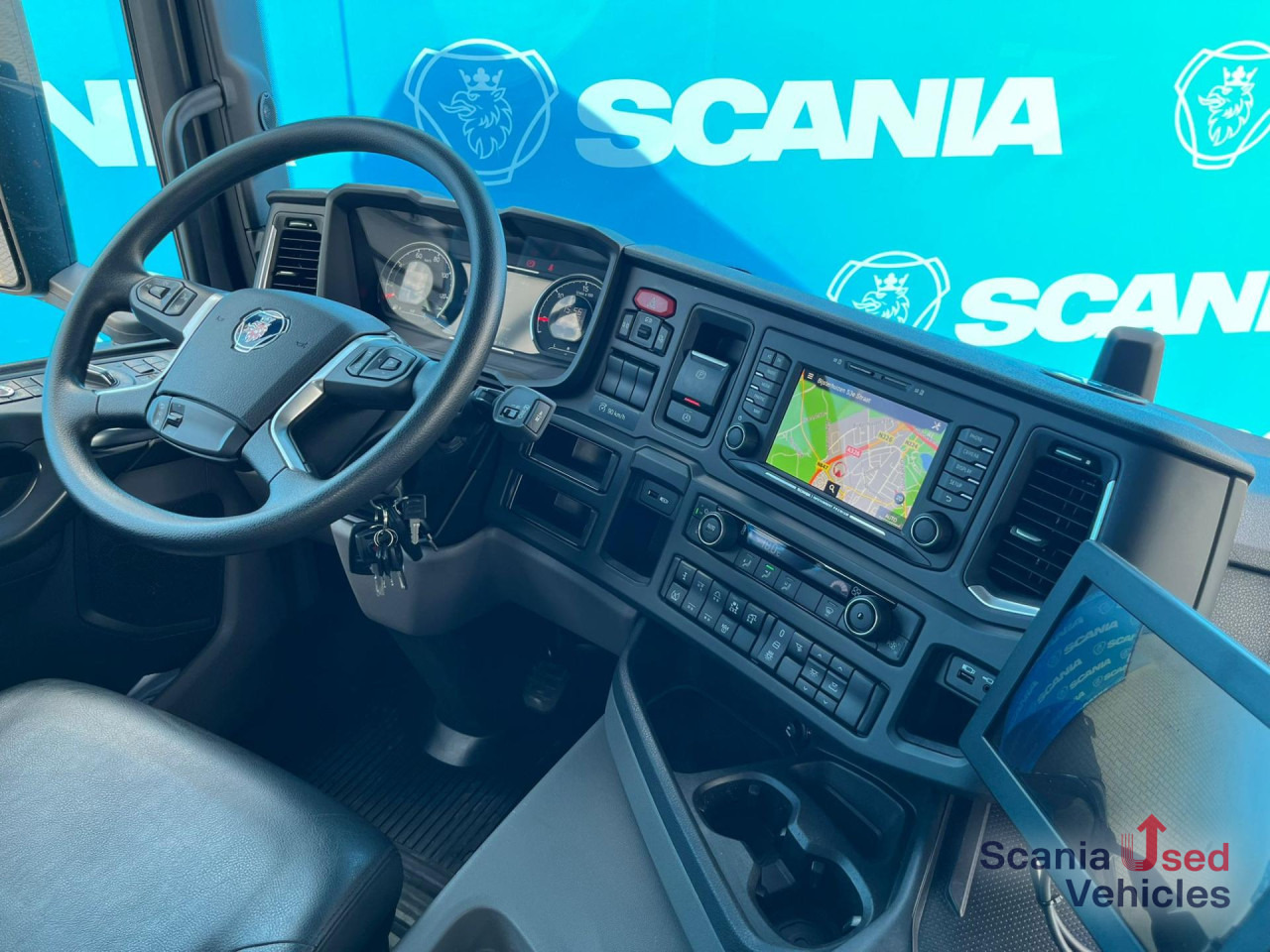 SCANIA G 450 B8x2*6NB DIFF-L HIAB X-HIPRO 262 EP-4 - Kamion sa tovarnim sandukom: slika 4 SCANIA G 450 B8x2*6NB DIFF-L HIAB X-HIPRO 262 EP-4 - Kamion sa tovarnim sandukom: slika 4