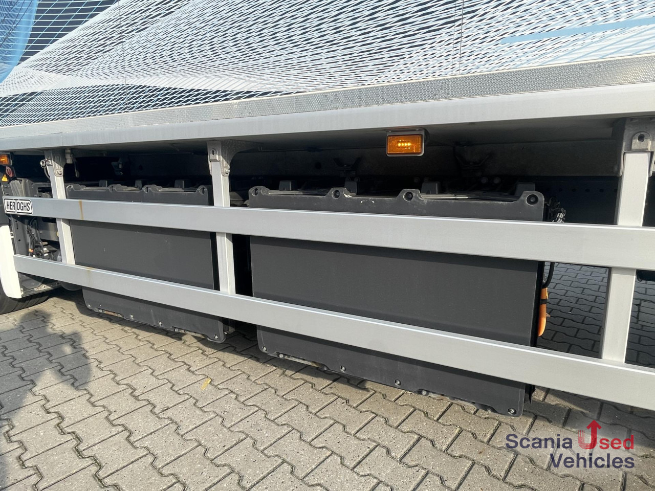 SCANIA P 230 B4x2NA ELECTRIC TAIL LIFT 2.5T 760X250X264CM - Kamion sa zatvorenim sandukom, Električni kamion: slika 4 SCANIA P 230 B4x2NA ELECTRIC TAIL LIFT 2.5T 760X250X264CM - Kamion sa zatvorenim sandukom, Električni kamion: slika 4