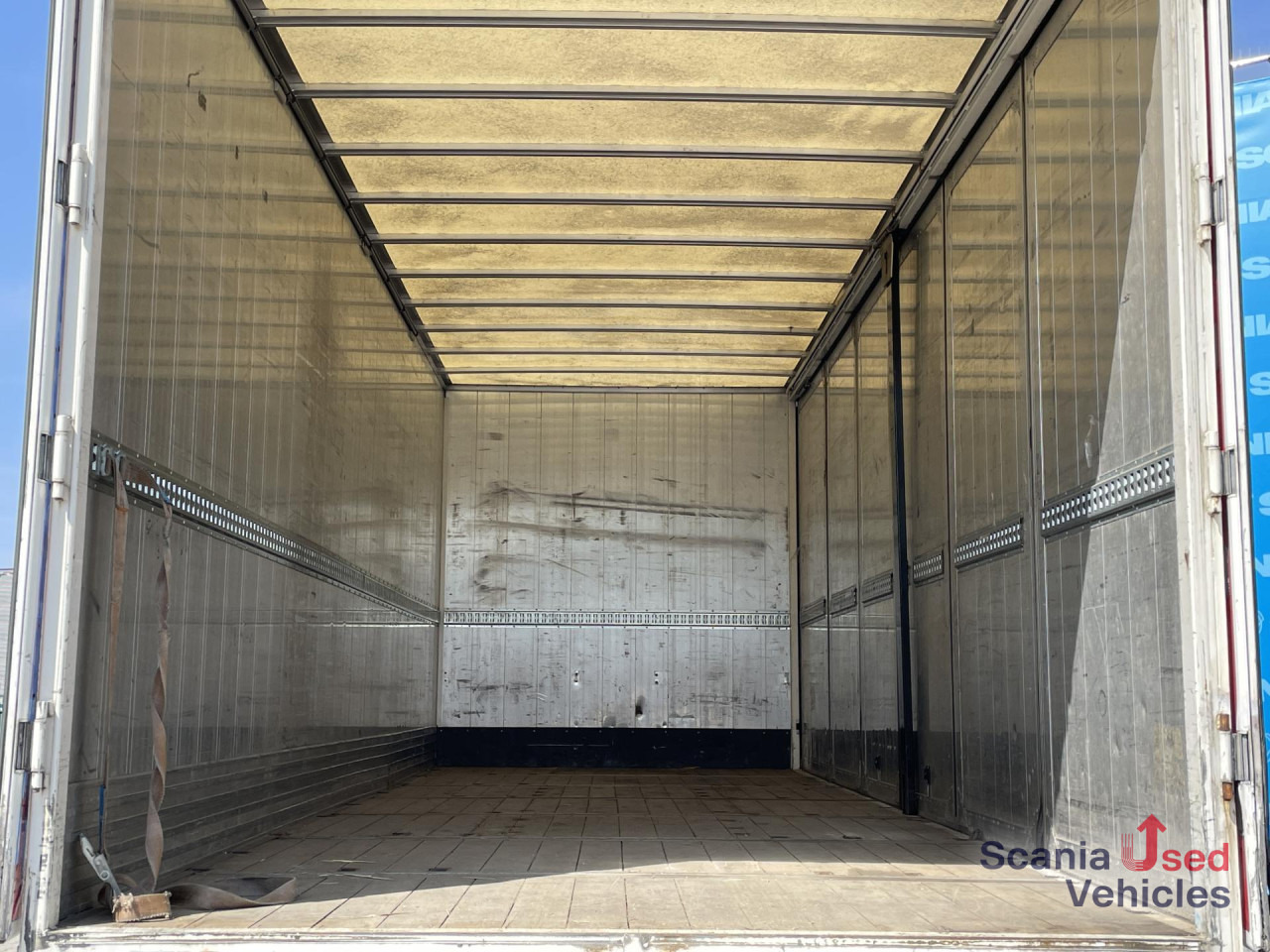 SCANIA P 250 DB4x2MNB SIDE DOORS FULL AIR 250X246X250CM - Kamion sa zatvorenim sandukom: slika 2 SCANIA P 250 DB4x2MNB SIDE DOORS FULL AIR 250X246X250CM - Kamion sa zatvorenim sandukom: slika 2
