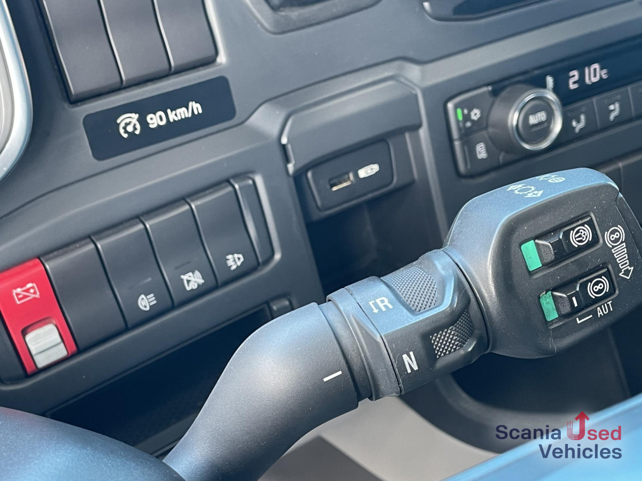 SCANIA R 410 A4x2NA RETARDER LED NAVI SMART 2 - Tegljač: slika 5 SCANIA R 410 A4x2NA RETARDER LED NAVI SMART 2 - Tegljač: slika 5