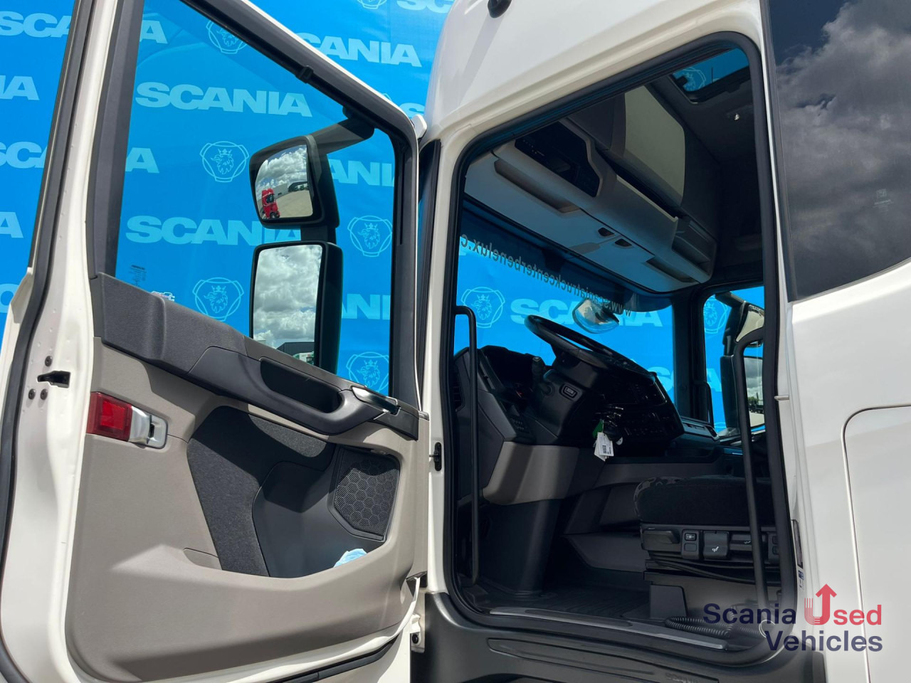 SCANIA R 450 A4x2EB RETARDER MEGA / VOLUME DIFF-L 8T PTOV - Tegljač: slika 2 SCANIA R 450 A4x2EB RETARDER MEGA / VOLUME DIFF-L 8T PTOV - Tegljač: slika 2