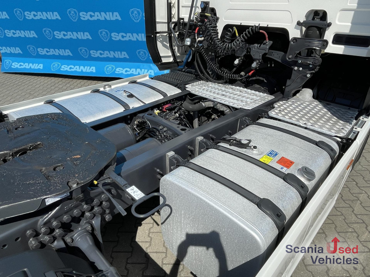 SCANIA R 450 A4x2NA DIFF-L RETARDER ACC 2X TANK - Tegljač: slika 2 SCANIA R 450 A4x2NA DIFF-L RETARDER ACC 2X TANK - Tegljač: slika 2
