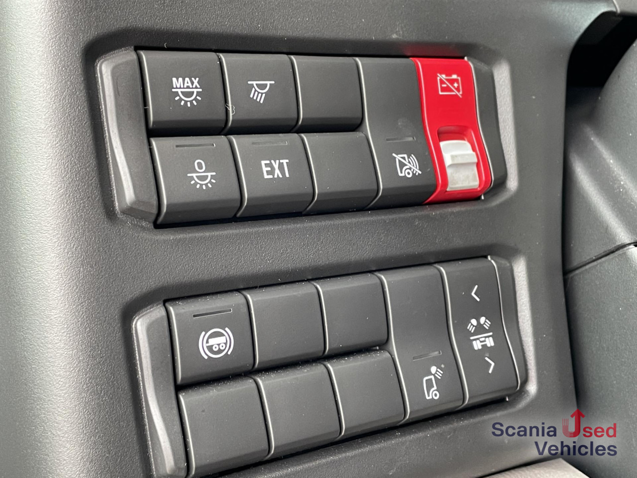 SCANIA R 460 A4x2EB MEGA RETARDER DIFF-L 48DKM SMART2 - Tegljač: slika 4 SCANIA R 460 A4x2EB MEGA RETARDER DIFF-L 48DKM SMART2 - Tegljač: slika 4