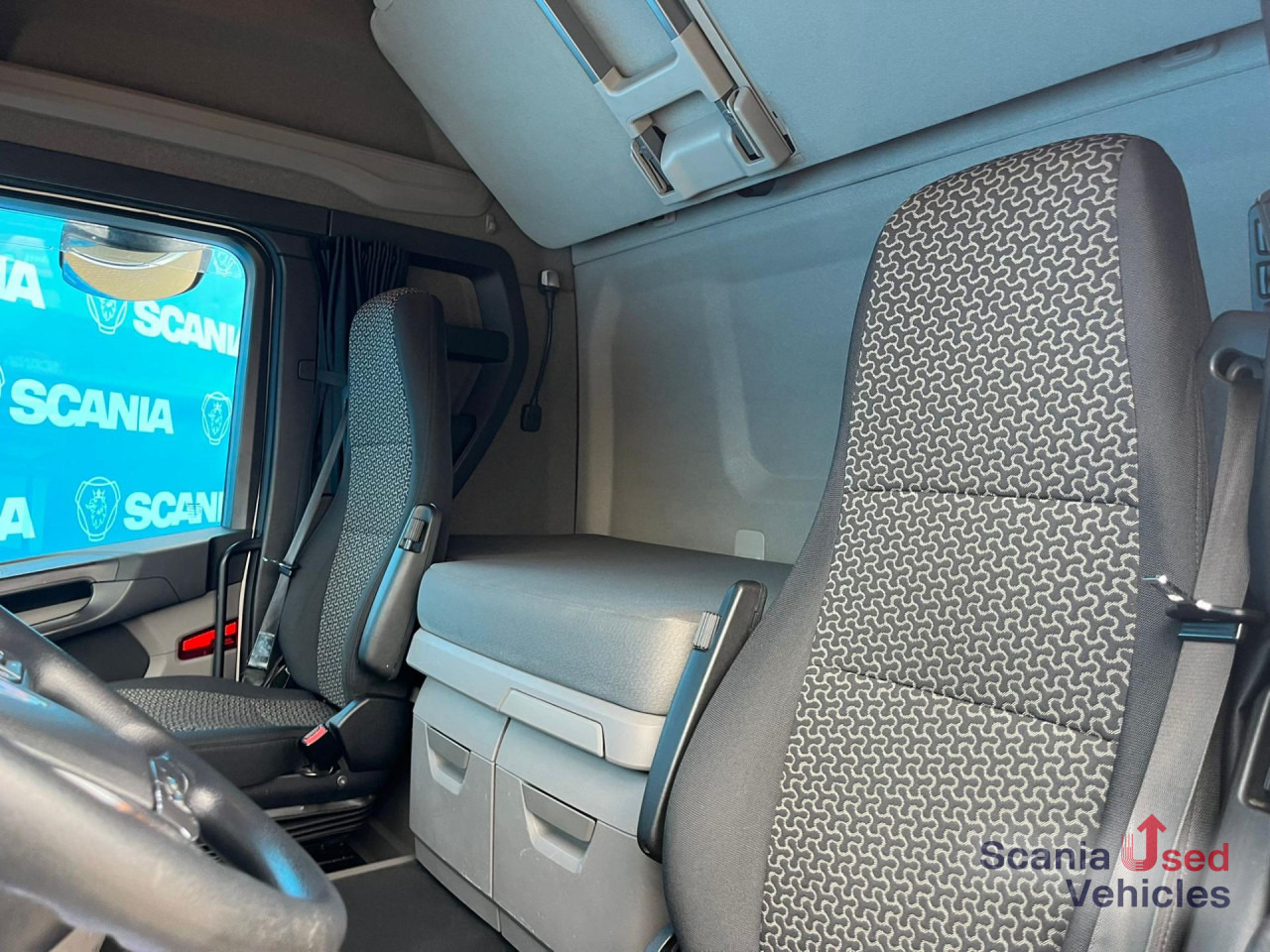 SCANIA R 500 A4x2EB RETARDER MEGA VOLUME P-AIRCO ACC - Tegljač: slika 3 SCANIA R 500 A4x2EB RETARDER MEGA VOLUME P-AIRCO ACC - Tegljač: slika 3