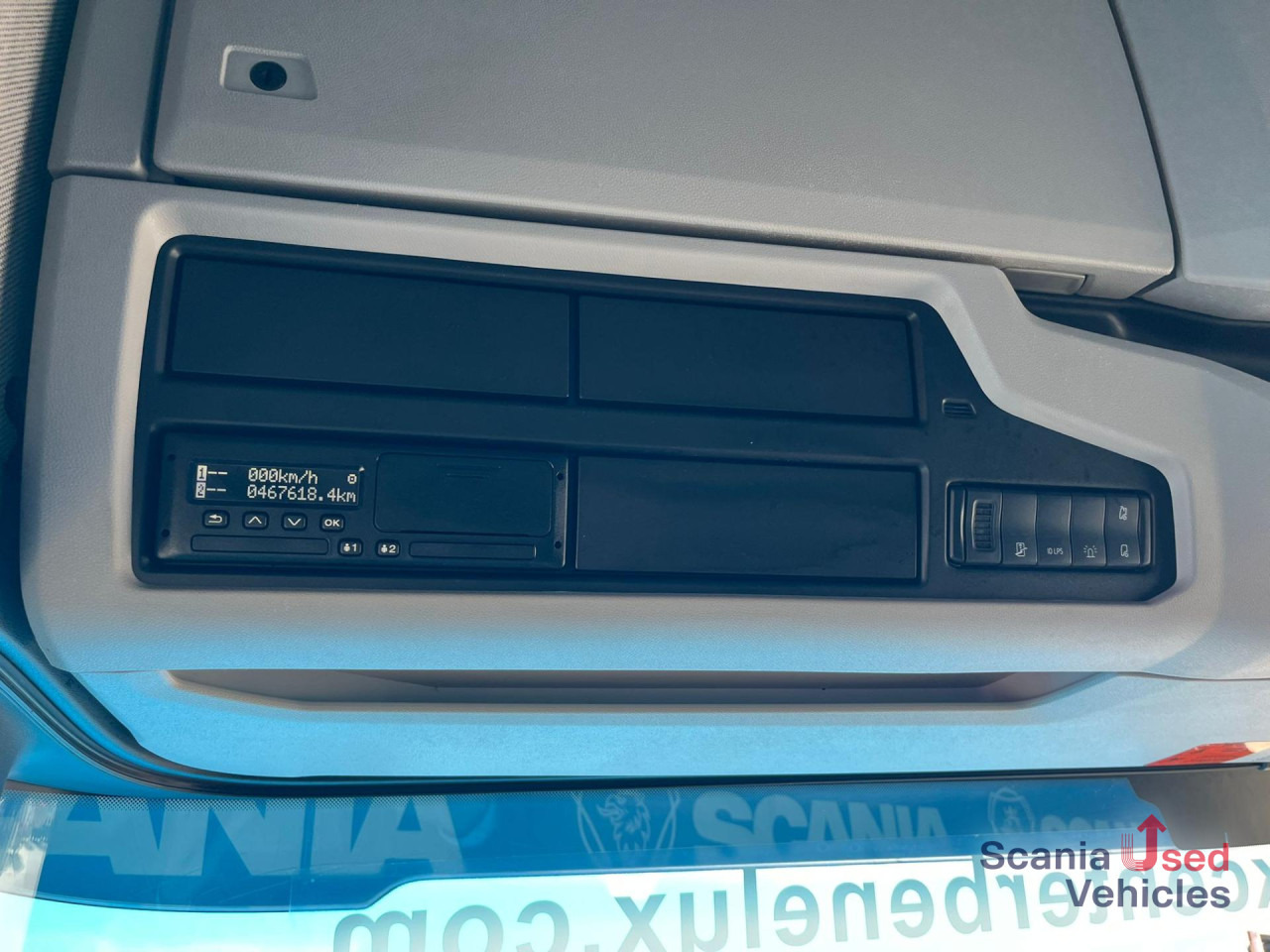 SCANIA R 500 A4x2NA RETARDER LED NAVI PTO - Tegljač: slika 5 SCANIA R 500 A4x2NA RETARDER LED NAVI PTO - Tegljač: slika 5