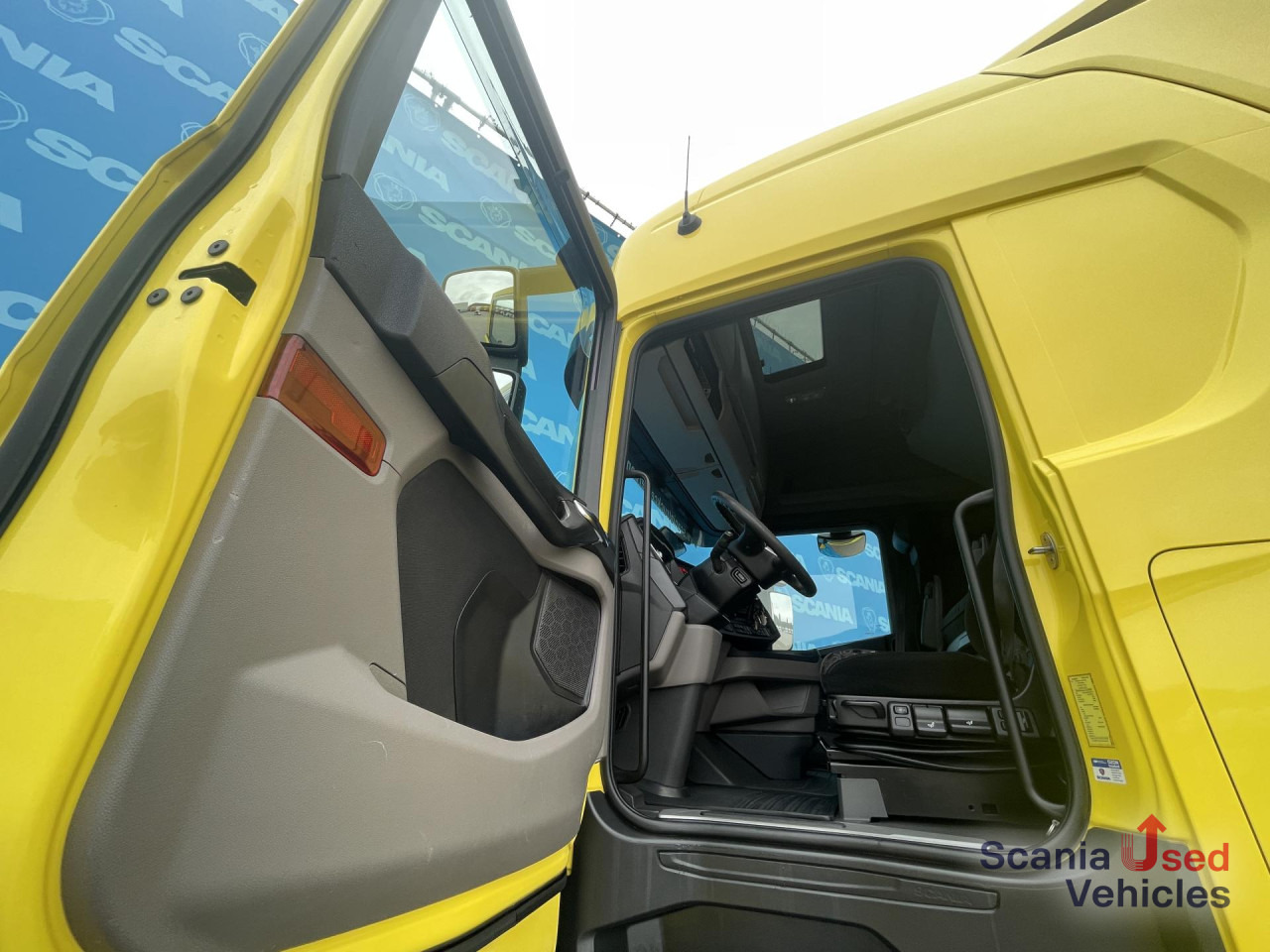 SCANIA S 450 A4x2NA DIFF-L RETARDER PARK AIRCO ACC - Tegljač: slika 2 SCANIA S 450 A4x2NA DIFF-L RETARDER PARK AIRCO ACC - Tegljač: slika 2
