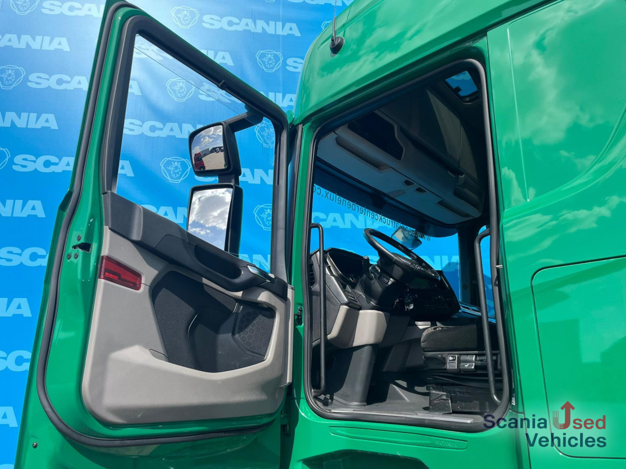 SCANIA S 450 A4x2NB RETARDER 8T FULL AIR PARK AIRCO - Tegljač: slika 3 SCANIA S 450 A4x2NB RETARDER 8T FULL AIR PARK AIRCO - Tegljač: slika 3