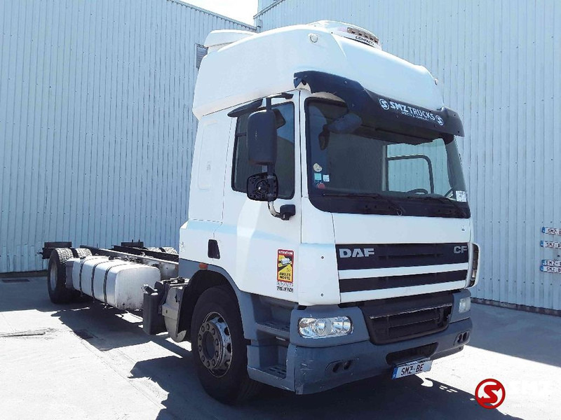DAF 75 CF 310 manual - Kamion sa golom šasijom i zatvorenom kabinom: slika 1 DAF 75 CF 310 manual - Kamion sa golom šasijom i zatvorenom kabinom: slika 1
