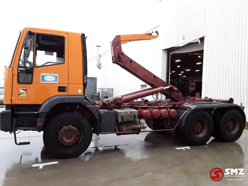 Iveco Trakker 260 E 34 6x4 francais - Kamion za prevoz kontejnera/ Kamion sa promenjivim sandukom: slika 5 Iveco Trakker 260 E 34 6x4 francais - Kamion za prevoz kontejnera/ Kamion sa promenjivim sandukom: slika 5