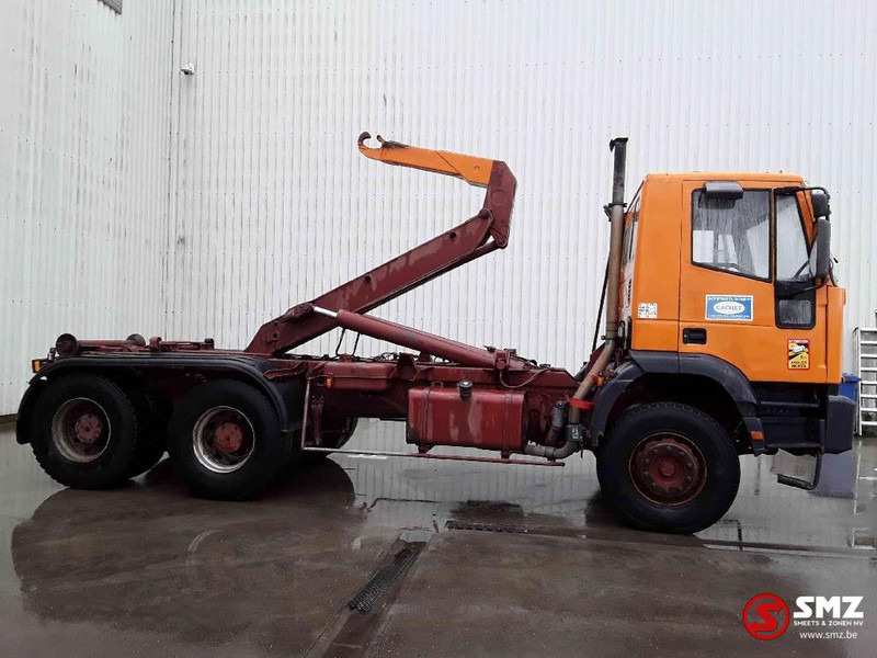 Iveco Trakker 260 E 34 6x4 francais - Kamion za prevoz kontejnera/ Kamion sa promenjivim sandukom: slika 4 Iveco Trakker 260 E 34 6x4 francais - Kamion za prevoz kontejnera/ Kamion sa promenjivim sandukom: slika 4