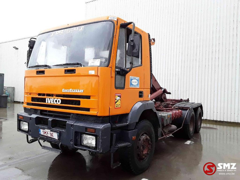 Iveco Trakker 260 E 34 6x4 francais - Kamion za prevoz kontejnera/ Kamion sa promenjivim sandukom: slika 3 Iveco Trakker 260 E 34 6x4 francais - Kamion za prevoz kontejnera/ Kamion sa promenjivim sandukom: slika 3