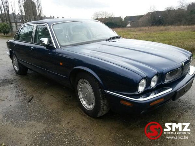 Jaguar Daimler V 8 105000 km TOP einselsitze - Automobil: slika 3 Jaguar Daimler V 8 105000 km TOP einselsitze - Automobil: slika 3