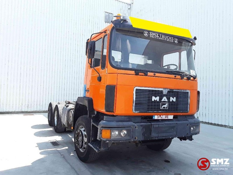 MAN 26.292 6cyl 362 372 - Kamion sa golom šasijom i zatvorenom kabinom: slika 1 MAN 26.292 6cyl 362 372 - Kamion sa golom šasijom i zatvorenom kabinom: slika 1