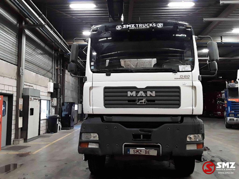 MAN TGA 26.390 6x4 manual - Kamion sa tovarnim sandukom: slika 2 MAN TGA 26.390 6x4 manual - Kamion sa tovarnim sandukom: slika 2