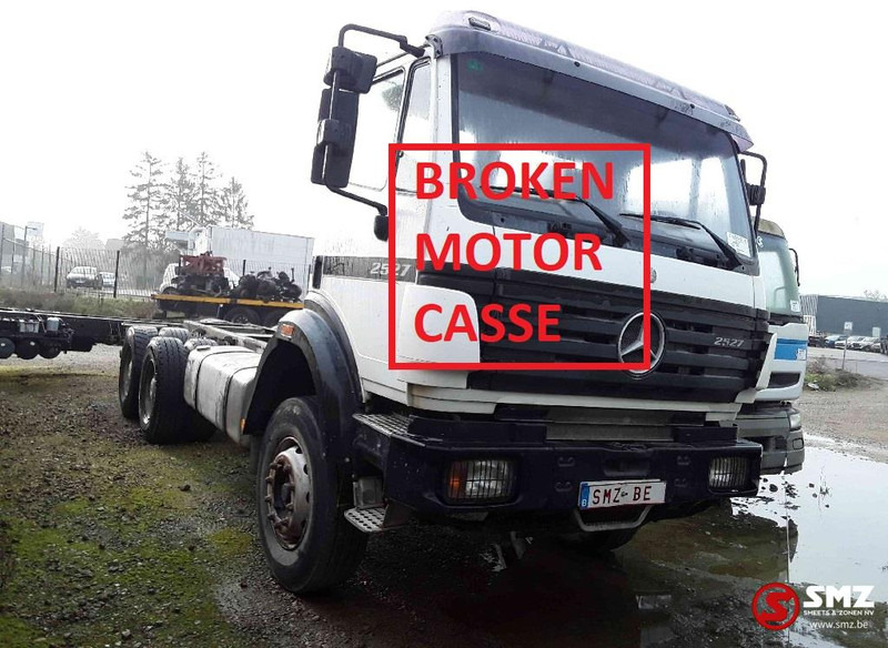 Mercedes-Benz 2527 6x4motor slecht - Kamion sa golom šasijom i zatvorenom kabinom: slika 1 Mercedes-Benz 2527 6x4motor slecht - Kamion sa golom šasijom i zatvorenom kabinom: slika 1