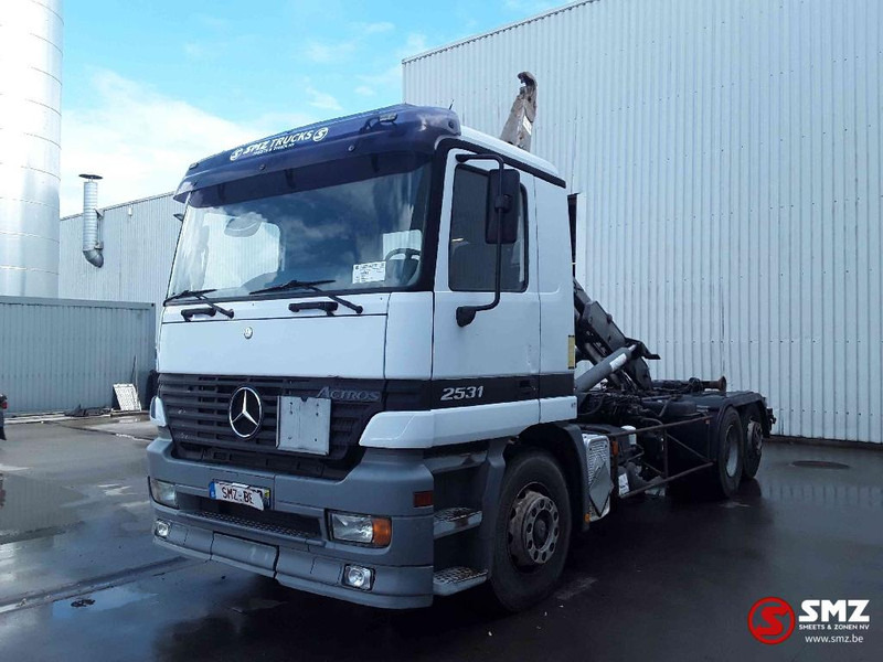 Mercedes-Benz Actros 2531 francais - Kamion za prevoz kontejnera/ Kamion sa promenjivim sandukom: slika 3 Mercedes-Benz Actros 2531 francais - Kamion za prevoz kontejnera/ Kamion sa promenjivim sandukom: slika 3