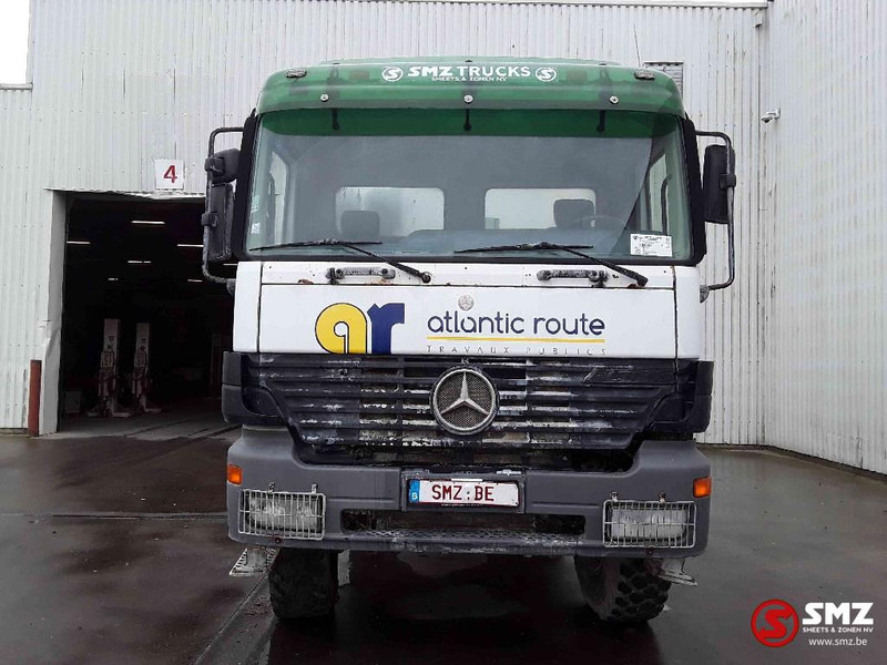 Mercedes-Benz Actros 3335 6x6 88000km manual - Auto pumpa za beton: slika 2 Mercedes-Benz Actros 3335 6x6 88000km manual - Auto pumpa za beton: slika 2