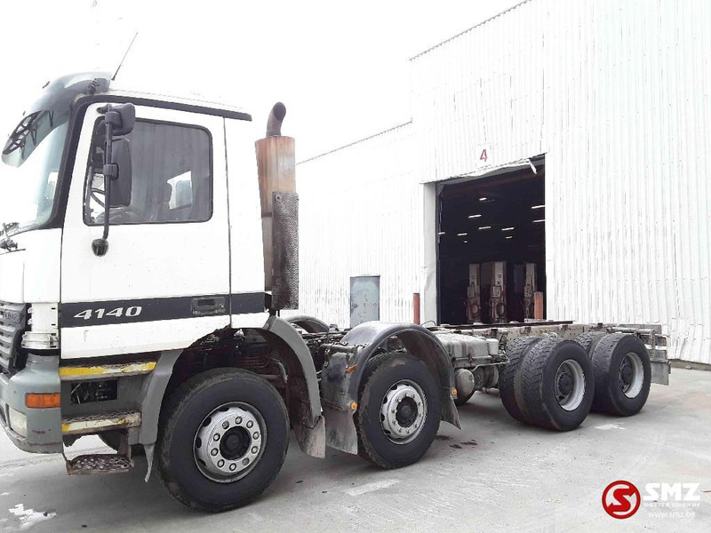 Mercedes-Benz Actros 4140 manual - Kamion sa golom šasijom i zatvorenom kabinom: slika 5 Mercedes-Benz Actros 4140 manual - Kamion sa golom šasijom i zatvorenom kabinom: slika 5