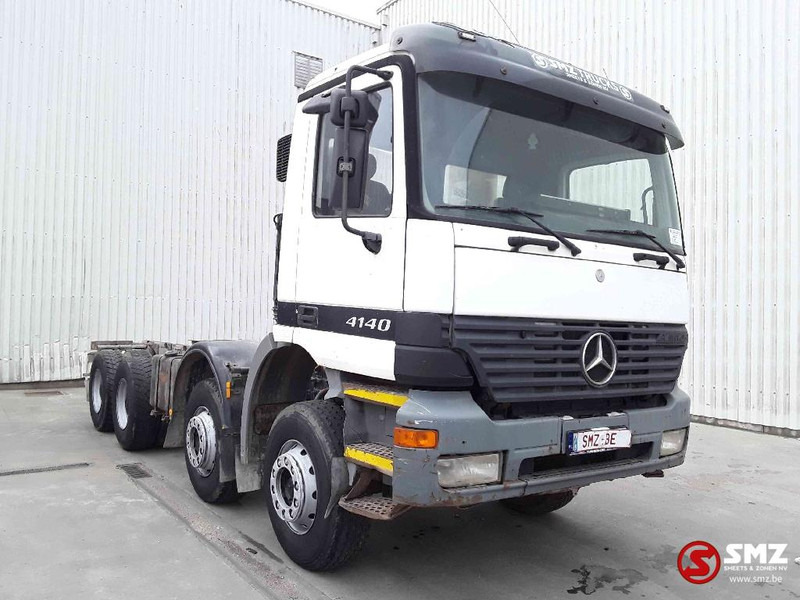 Mercedes-Benz Actros 4140 manual - Kamion sa golom šasijom i zatvorenom kabinom: slika 1 Mercedes-Benz Actros 4140 manual - Kamion sa golom šasijom i zatvorenom kabinom: slika 1