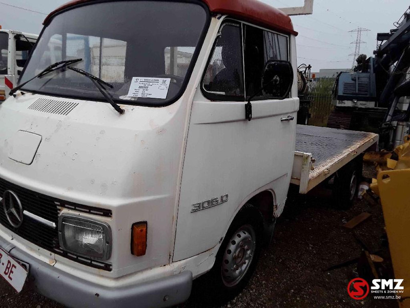 Mercedes-Benz - Kamion sa tovarnim sandukom: slika 5 Mercedes-Benz - Kamion sa tovarnim sandukom: slika 5