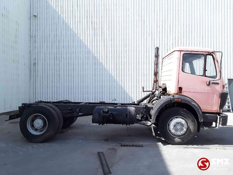 Mercedes-Benz SK 1722 lames steel - Kamion sa golom šasijom i zatvorenom kabinom: slika 4 Mercedes-Benz SK 1722 lames steel - Kamion sa golom šasijom i zatvorenom kabinom: slika 4